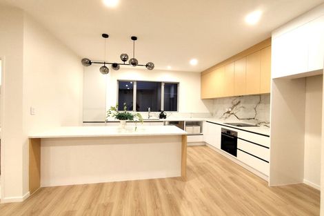 Photo of property in 24 Vanbrugh Place, Bucklands Beach, Auckland, 2014