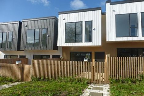 Photo of property in 1c Quincey Place, Massey, Auckland, 0614