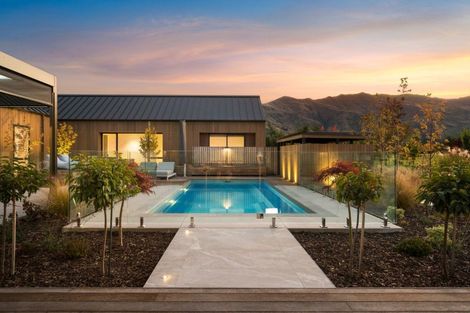 Photo of property in 14 Deans Drive, Wanaka, 9305