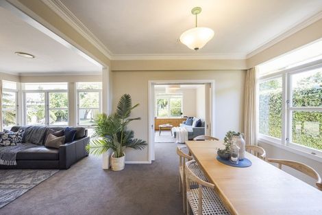 Photo of property in 19 Surrey Crescent, Hokowhitu, Palmerston North, 4410