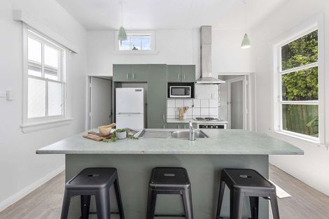 Photo of property in 438 Adelaide Road, Berhampore, Wellington, 6023