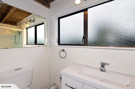 Photo of property in 32 Konini Road, Titirangi, Auckland, 0604