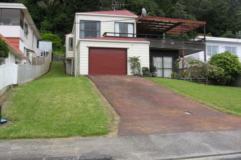 Photo of property in 11 Waiwera Place, Waiwera, Orewa, 0994