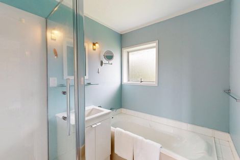 Photo of property in 1/33 Rosario Crescent, Red Beach, 0932