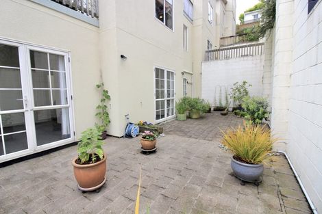 Photo of property in 4a Macdonald Crescent, Te Aro, Wellington, 6011