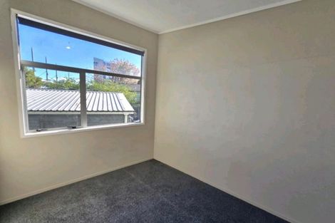 Photo of property in 5 Clayburn Road, Glen Eden, Auckland, 0602