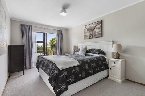 Photo of property in 5 Higham Ferrers Place, Red Beach, 0932