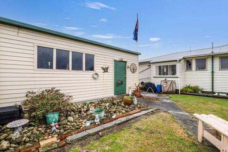 Photo of property in 14 Tainui Street, Castlecliff, Whanganui, 4501