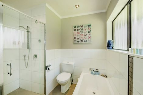 Photo of property in 79 Mazengarb Road, Paraparaumu Beach, Paraparaumu, 5032