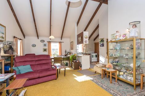 Photo of property in 16 Cairngorm Place, Highland Park, Auckland, 2010