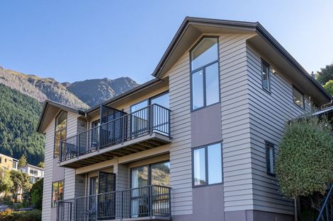 Photo of property in Arno Apartment, 10/8 Mckerrow Place, Sunshine Bay, Queenstown, 9300