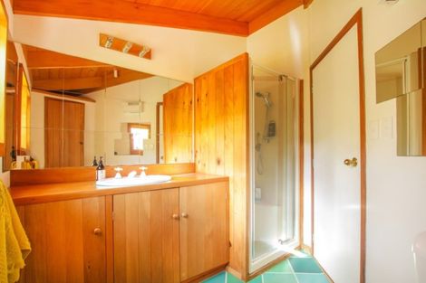 Photo of property in 2 Manawaora Road, Russell, 0272