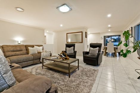 Photo of property in 36 Sapperton Drive, Henderson, Auckland, 0612