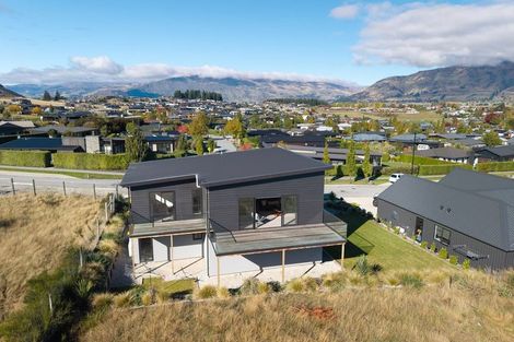 Photo of property in 60 Kirimoko Crescent, Wanaka, 9305