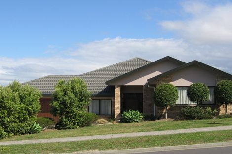 Photo of property in 26 Rising Parade, Fairview Heights, Auckland, 0632