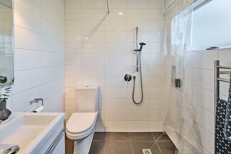 Photo of property in 3 Surrey Street, Tawa, Wellington, 5028