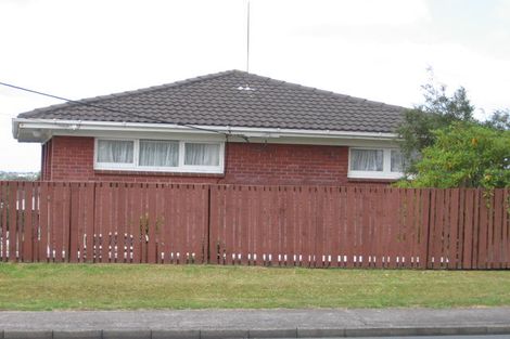 Photo of property in 1/51a Target Road, Totara Vale, Auckland, 0629