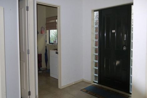Photo of property in 21 Samara Place, Clendon Park, Auckland, 2103