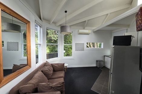 Photo of property in 4 Rangiora Avenue, Kaiwharawhara, Wellington, 6035