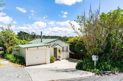 Photo of property in 5a Whaka Street, Maungaturoto, 0520