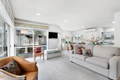 Photo of property in 1/19 Driscoll Place, Farm Cove, Auckland, 2010