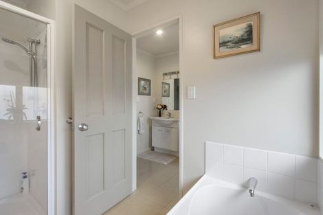 Photo of property in 38 Macmillan Street, Katikati, 3129