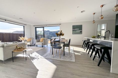 Photo of property in 142 Amesbury Drive, Churton Park, Wellington, 6037