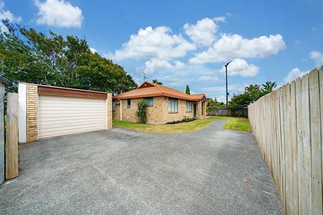 Photo of property in 9a Fruitvale Road, New Lynn, Auckland, 0600