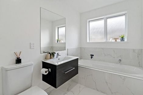 Photo of property in 16 Perla Road, Pukekohe, 2120