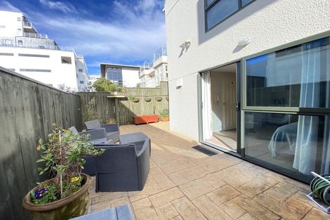 Photo of property in 16j Hobson Street, Thorndon, Wellington, 6011