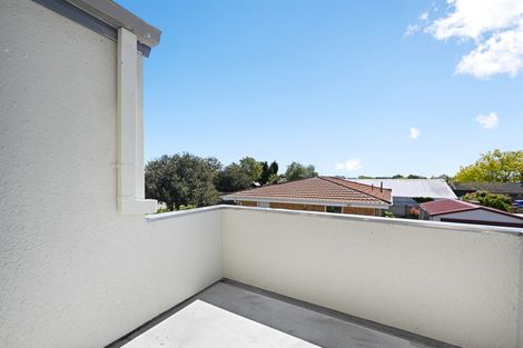 Photo of property in 12 Dover Road, St Andrews, Hamilton, 3200