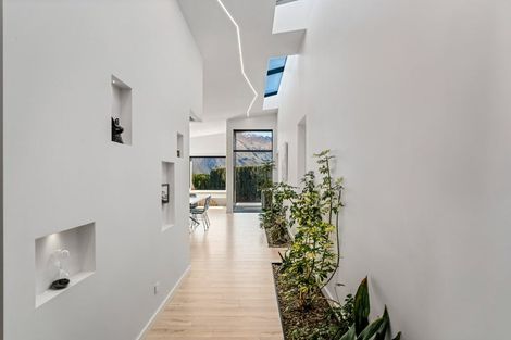 Photo of property in 25 Matipo Street, Wanaka, 9305