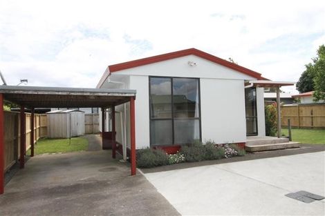 Photo of property in 8 Cameron Place, Ranui, Auckland, 0612