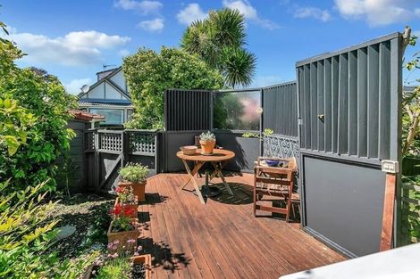 Photo of property in 2/13 Nimrod Place, Half Moon Bay, Auckland, 2012