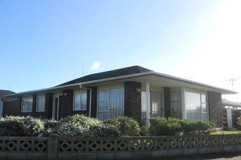 Photo of property in 37 Somerset Crescent, Highbury, Palmerston North, 4412