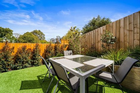 Photo of property in 2/102 Millbrook Road, Sunnyvale, Auckland, 0612