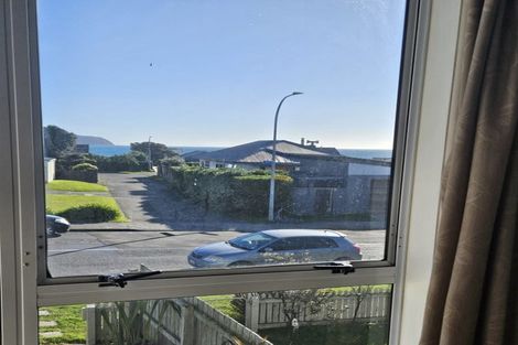 Photo of property in 25a-d Tireti Road, Titahi Bay, Porirua, 5022