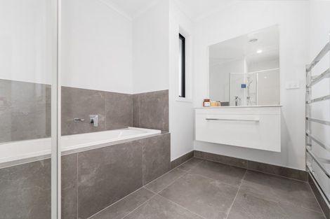 Photo of property in 57 Atlantic Drive, Fitzherbert, Palmerston North, 4410