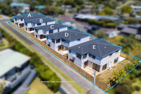 Photo of property in 21c Barron Drive, Green Bay, Auckland, 0604