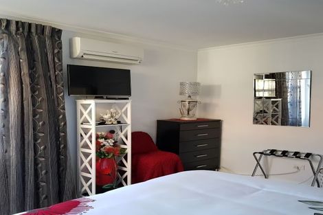 Photo of property in 17 Clinton Street, Fitzroy, New Plymouth, 4312