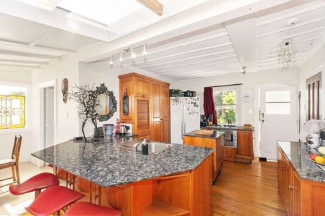 Photo of property in 731 Swanson Road, Swanson, Auckland, 0612