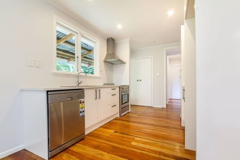Photo of property in 26 Trojan Crescent, New Lynn, Auckland, 0600