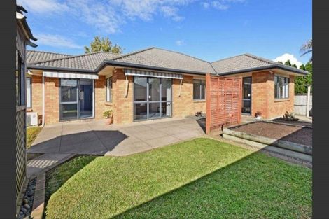 Photo of property in 23 Dairyland Drive, East Tamaki Heights, Auckland, 2016