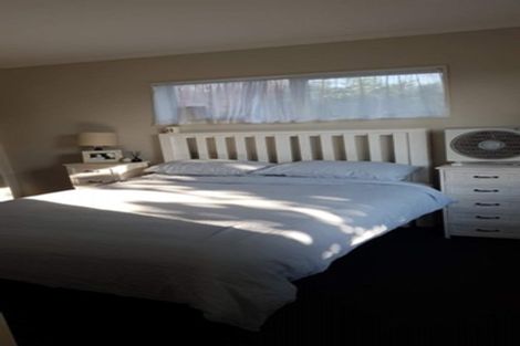 Photo of property in 16 Pono Place, Waiuku, 2123