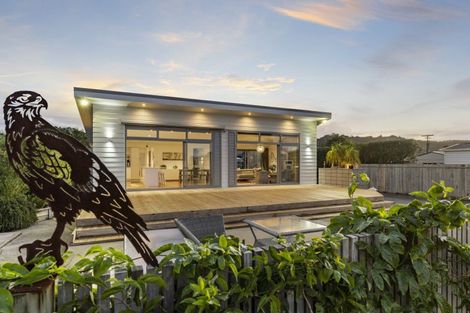 Photo of property in 140 Kiwi Road, Whangamata, 3620