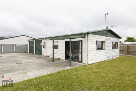 Photo of property in 26 Cumberland Place, Kelvin Grove, Palmerston North, 4414