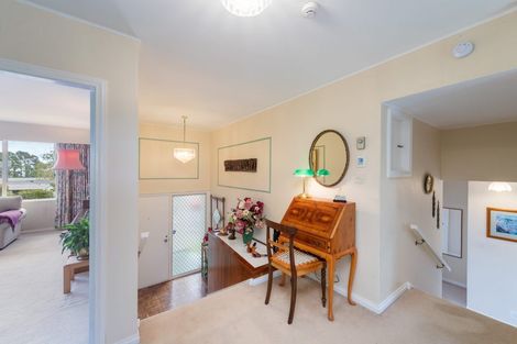 Photo of property in 5 Ardal Grove, Tirohanga, Lower Hutt, 5010