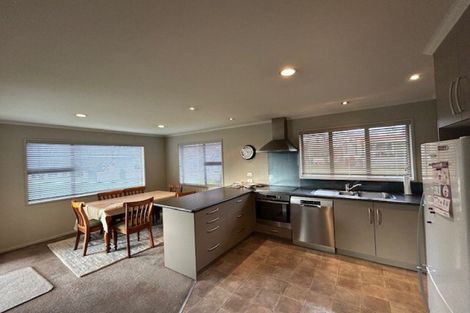 Photo of property in 2 Heuchan Lane, Wanaka, 9305