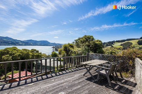 Photo of property in 1 Featherston Street, Macandrew Bay, Dunedin, 9014