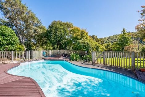 Photo of property in 124 Plateau Road, Te Marua, Upper Hutt, 5018
